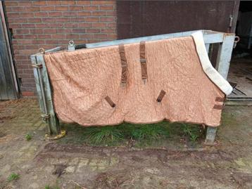 Mooie beige showdeken maat 205 beschikbaar voor biedingen
