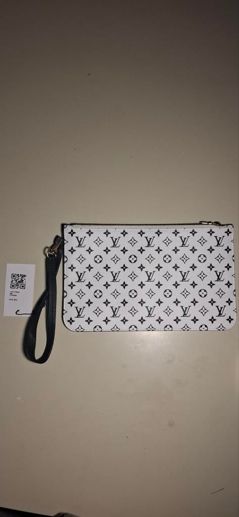 Louis Vuitton Neverfull MM Pochette – Vinted Verified, Ophalen of Verzenden, Zo goed als nieuw, Wit, Overige typen