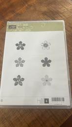 Stampin up petite petals, Hobby en Vrije tijd, Ophalen of Verzenden, Zo goed als nieuw