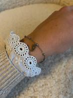Armband met bedel en initaal naar keuze, Sieraden, Tassen en Uiterlijk, Ophalen of Verzenden, Nieuw, Zilver, Staal