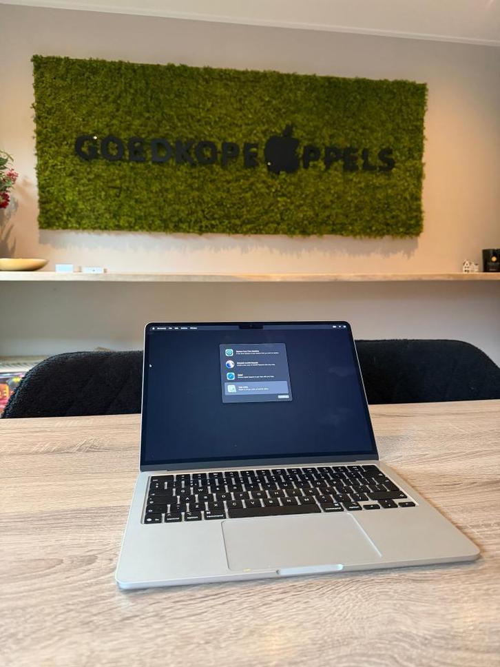 MacBook Air 13 inch m4 16GB 256GB | defect, Computers en Software, Apple Macbooks, Zo goed als nieuw, MacBook Air, 13 inch, Ophalen