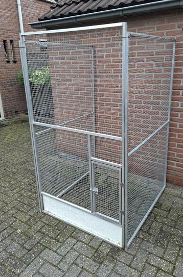 3 voliere panelen  beschikbaar voor biedingen