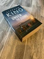 Stephen King - Under the dome (gevangen), Boeken, Thrillers, Stephen King, Ophalen of Verzenden, Zo goed als nieuw
