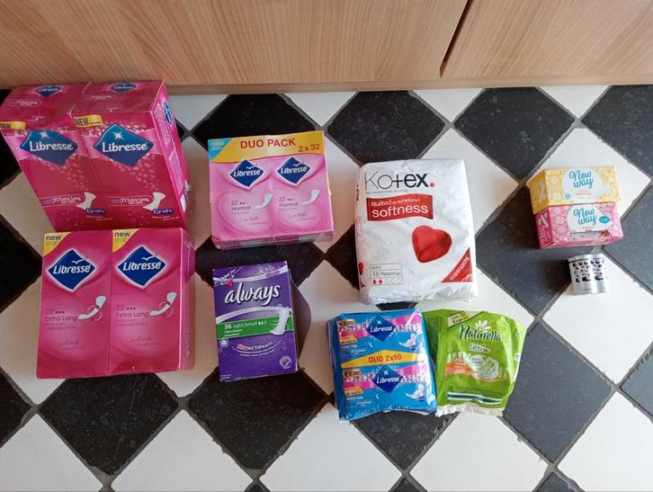 Partijtje tampons, maandverband en inlegkruisjes zie omschr., Sieraden, Tassen en Uiterlijk, Uiterlijk | Lichaamsverzorging, Nieuw