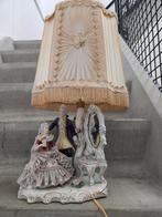 Lamp met grote kap, Ophalen, Rond, Minder dan 25 cm