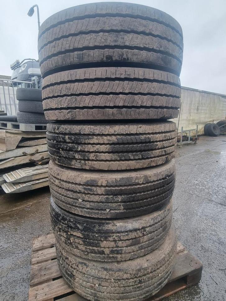 Banden 275 70 22.5, Auto-onderdelen, Vrachtwagen-onderdelen, Ophalen of Verzenden