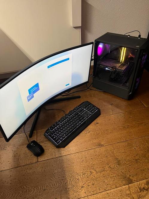 Game pc + samsung monitor, Spelcomputers en Games, Games | Pc, Zo goed als nieuw, Role Playing Game (Rpg), 1 speler, Vanaf 12 jaar