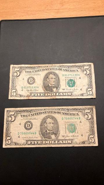 2 biljetten van 5 Amerikaanse dollar beschikbaar voor biedingen