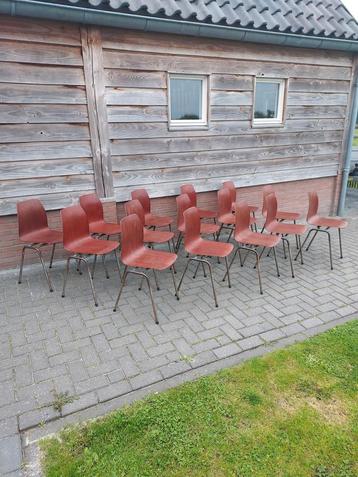 15 x vintage design schoolstoelen stoelen  beschikbaar voor biedingen