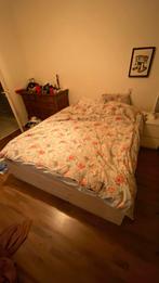 Bed + verstelbare lattenbodems + matras + dekbedden, Ophalen, Zo goed als nieuw, Tweepersoons
