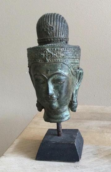 Boeddhahoofd van brons gepatineerd uit Cambodja 20ste eeuw 