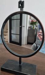Metalen spiegel op voet, Huis en Inrichting, Woonaccessoires | Spiegels, Nieuw, Minder dan 100 cm, Minder dan 50 cm, Rond