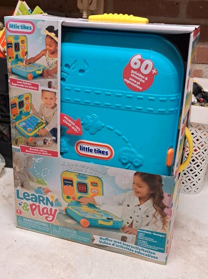 Little Tikes Rolkoffer met leeractiviteiten over reizen Nieu, Kinderen en Baby's, Speelgoed | Vtech, Nieuw, Ophalen
