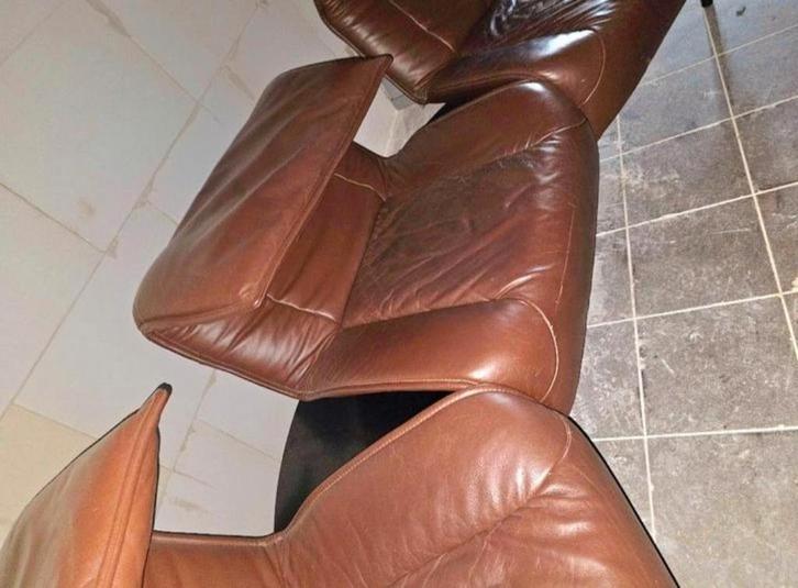 Leather Veranda 3 Sofa
By Vico Magistretti for Cassina, Huis en Inrichting, Banken | Bankstellen, Gebruikt, 75 tot 100 cm, Ophalen