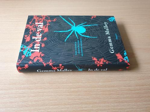 Gemma Malley - In de Val (HC), Boeken, Fantasy, Gelezen, Ophalen of Verzenden