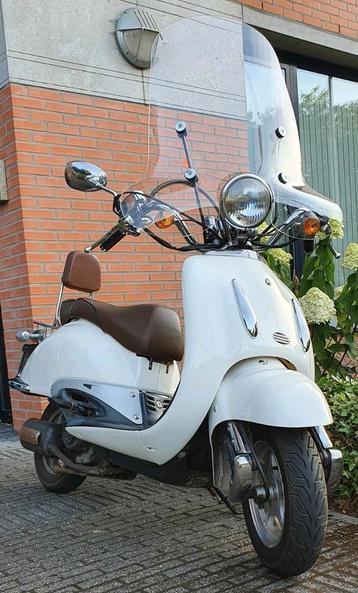 Mooie retro snorscooter te koop! beschikbaar voor biedingen