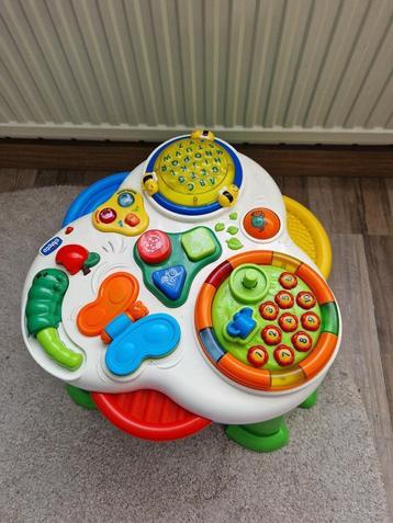 Chicco speeltafel beschikbaar voor biedingen