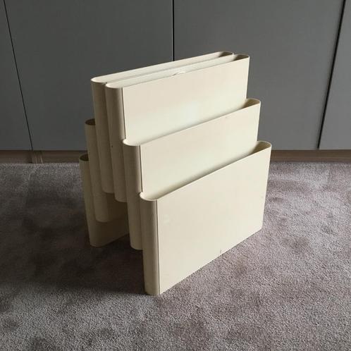 Vintage Kartell lectuurbak 4675 - Made in Italy, Huis en Inrichting, Woonaccessoires | Krantenbakken en Lectuurbakken, Gebruikt