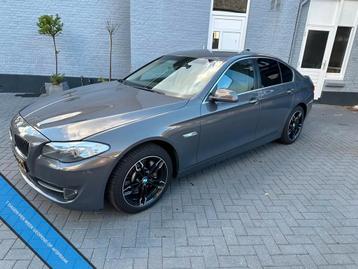 BMW 5-serie 530i | LEER | KEYLESS | NAVI | XENON | STOELVERW beschikbaar voor biedingen