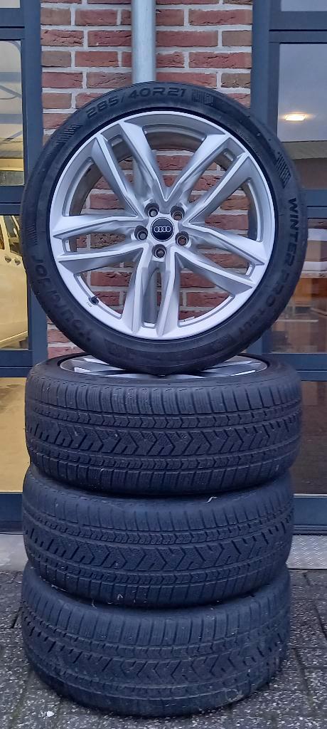 Audi Q7 21'' lichtmetalen 'RS' velgen met winterbanden, Auto-onderdelen, Banden en Velgen, Velg(en), Winterbanden, 21 inch, 285 mm
