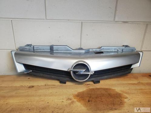 Opel Tigra Twintop 2004 - 2010 grille in voorbumper netjes, Auto-onderdelen, Overige Auto-onderdelen, Opel, Gebruikt, Ophalen of Verzenden