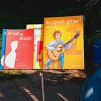 Gitaar met hoes, band, standaard, boekjes en map met liedjes, Ophalen