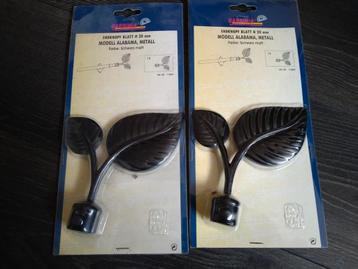 2x eindknop voor gordijnen roede beschikbaar voor biedingen