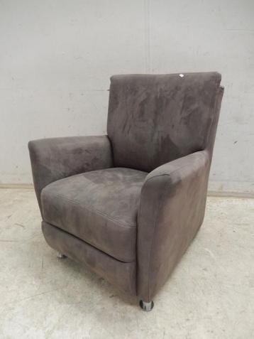 Grijze fauteuil faux suede beschikbaar voor biedingen