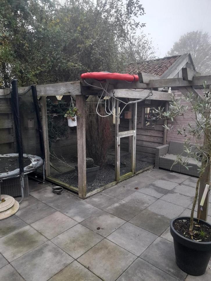 Volière nachthok, Dieren en Toebehoren, Vogels | Hokken en Kooien, Gebruikt, Volière, Hout, Ophalen of Verzenden