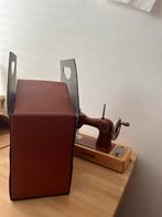 Vintage Kindernaaimachine USSR - Decoratief, Antiek en Kunst, Antiek | Naaimachines, Verzenden