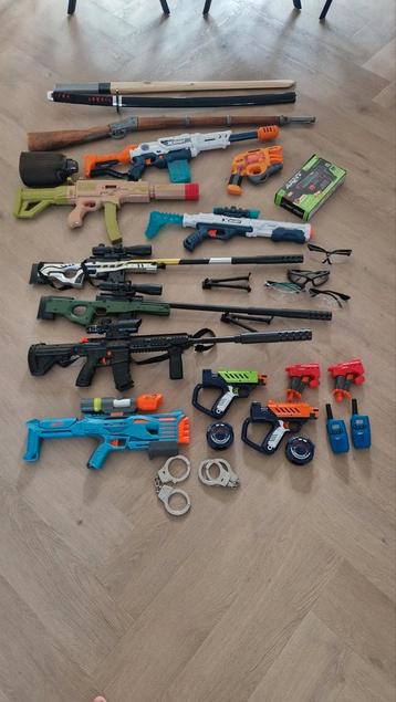 nerfs en gelblasters collectie met toebehoren  beschikbaar voor biedingen