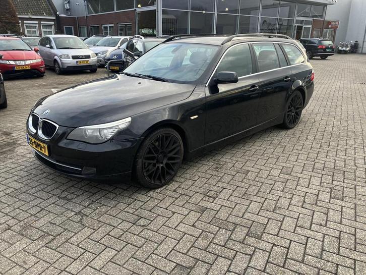 BMW 5-serie Touring 520i Motor loopt niet 100 procent houd i, Auto's, BMW, Te koop, 5-Serie, ABS, Airbags, Airconditioning, Alarm