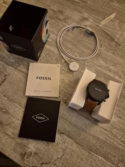 Te koop: Fossil Gen 6 Smartwatch – Zo goed als nieuw, Sieraden, Tassen en Uiterlijk, Smartwatches, Zo goed als nieuw, Android