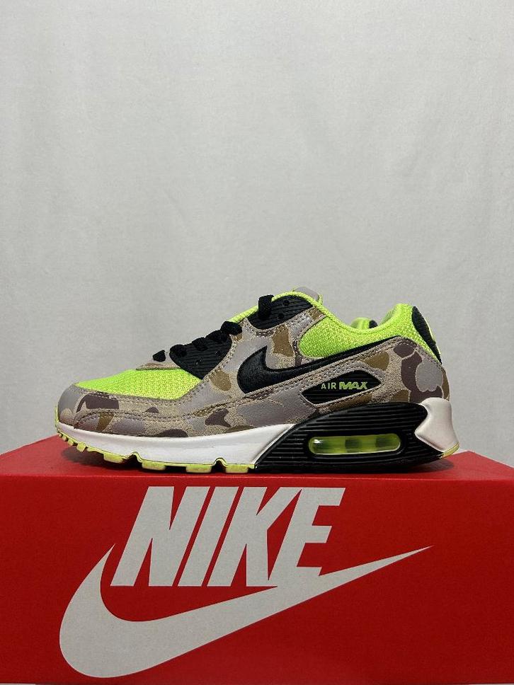 ALS NIEUW! Maat 40,5 - Nike Air Max 90 Duck Green Camo, Kleding | Heren, Schoenen, Zo goed als nieuw, Sneakers of Gympen, Overige kleuren