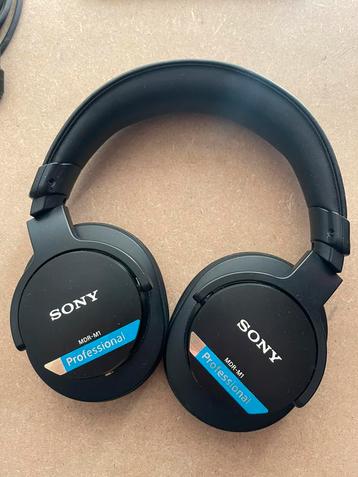 Sony MDR-M1 studio koptelefoon beschikbaar voor biedingen