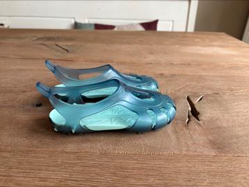 Waterschoenen maat 28 beschikbaar voor biedingen