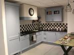 S-19 Moderne landelijke keuken, grijsblauw met zwart accent, Ophalen, Blauw, Hoekkeuken, Hoogglans of Gelakt