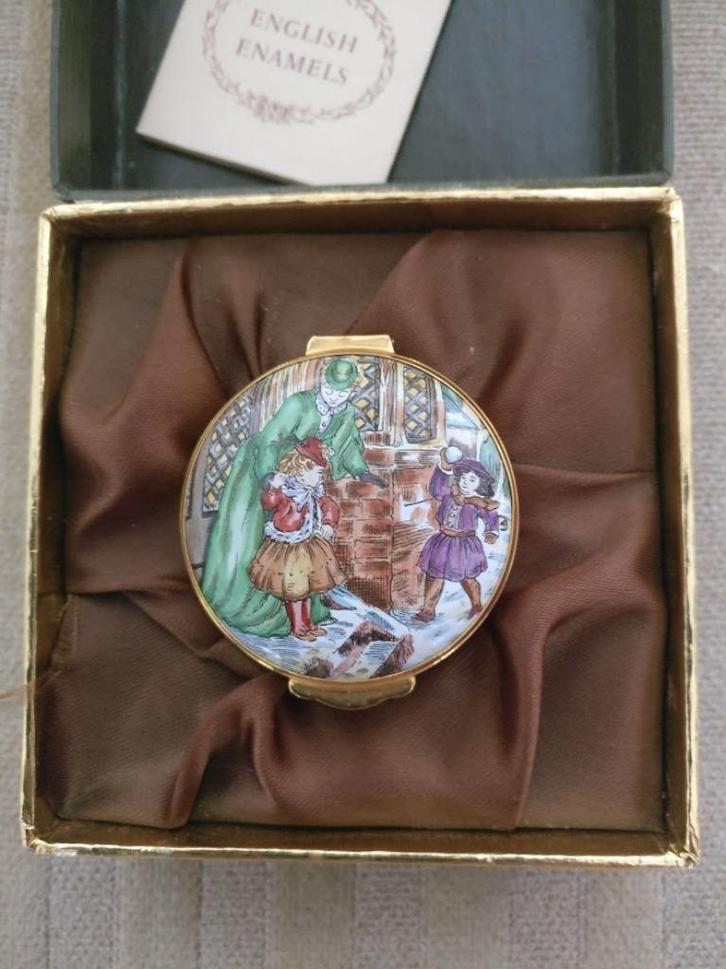 Kerst: PILLENDOOSJE "Christmas 1997" Crummles Enamels, Verzamelen, Overige Verzamelen, Zo goed als nieuw, Ophalen of Verzenden