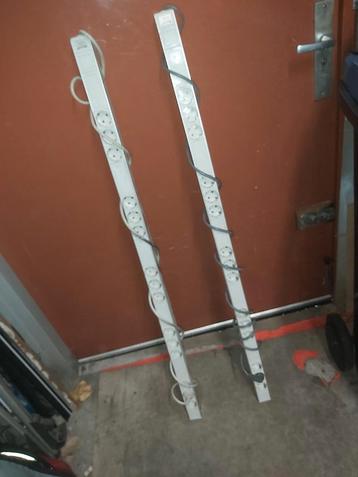 2x 15-voudige Stopcontact Rail beschikbaar voor biedingen