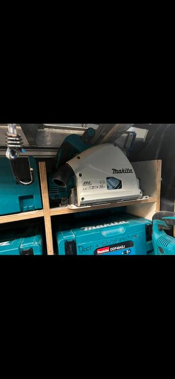 makita 2x18v invalzaag met geleiders en accu beschikbaar voor biedingen