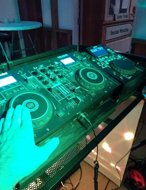 Goedkope dj, betaalbare dj, Dj boeken, Dj huren, feest dj, Diensten en Vakmensen, Muzikanten, Artiesten en Dj's, Dj