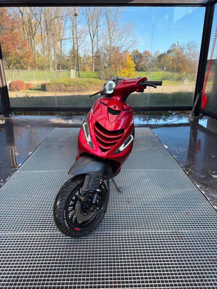 Piaggio zip 2 takt 70cc, Fietsen en Brommers, Scooters | Piaggio, Zo goed als nieuw, Zip, Tweetakt, Ophalen