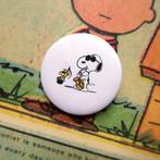 Peanuts Comics Snoopy Woodstock 44MM Pin Badge Broche Button, Verzenden, Snoopy, Nieuw, Overige typen