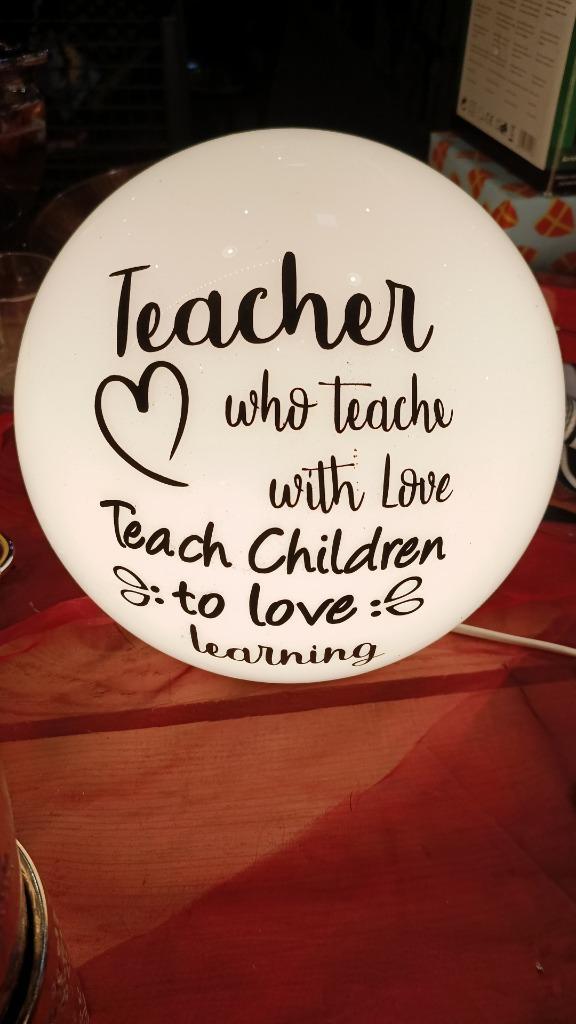 IKEA FADO bollamp 23 cm – Teacher quote, Huis en Inrichting, Lampen | Tafellampen, Zo goed als nieuw, Minder dan 50 cm, Kunststof