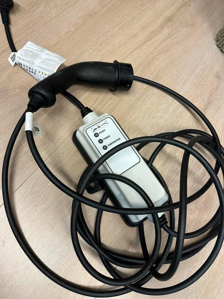 Universele Autolader te Koop – Nieuw & Nooit Gebruikt!, Auto diversen, Laadpalen, Zo goed als nieuw, Ophalen of Verzenden