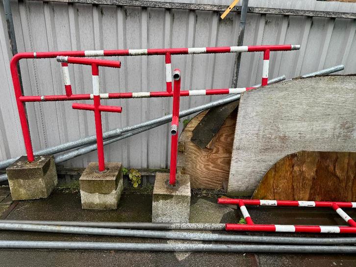 Falco geleide hekwerk rood/wit, Doe-het-zelf en Verbouw, IJzerwaren en Bevestigingsmiddelen, Gebruikt, Overige typen, 250 mm of meer