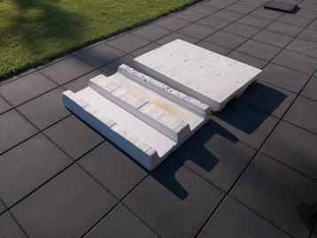 Gratis piepschuim/tempex pallets beschikbaar voor biedingen