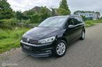 Volkswagen Touran 1.5 TSI Highline 7p / Navi / Cam / Carplay, Electronic Stability Program (ESP), 15 km/l, Zwart, 4 cilinders