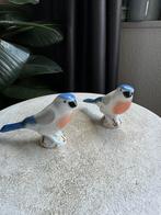 Beautiful ceramic bird figurine, made in USSR. Bullfinch, Verzamelen, Beelden en Beeldjes, Verzenden