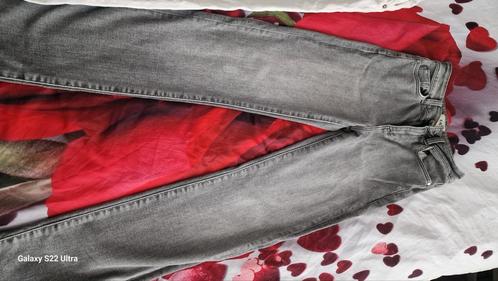 Zwart broek wit  en greijs   de maat is 160, Kleding | Dames, Broeken en Pantalons, Ophalen of Verzenden